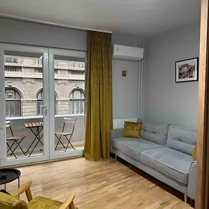 Appartamento Double Near Square - 2 Balconies, Bucarest